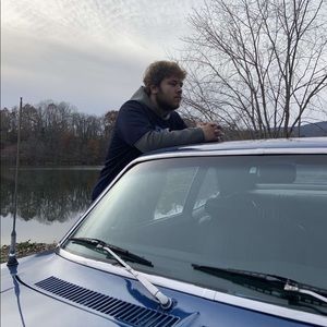 Meet your Posher, Dakota